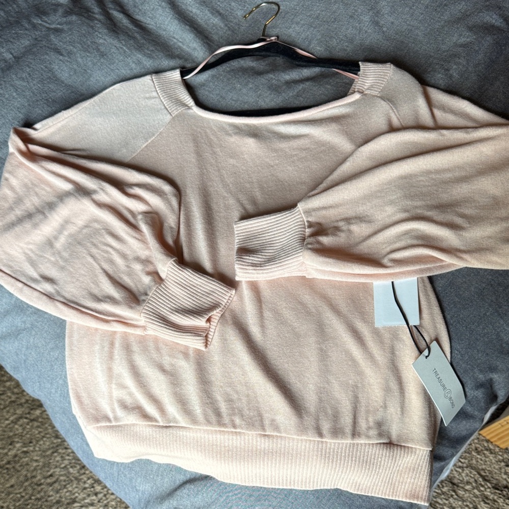Nordstrom Purchase Women's Pink Sweater never worn